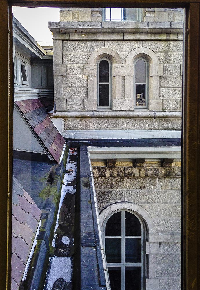 Hall of Languages Window Frame (Photo by Francis DiClemente)